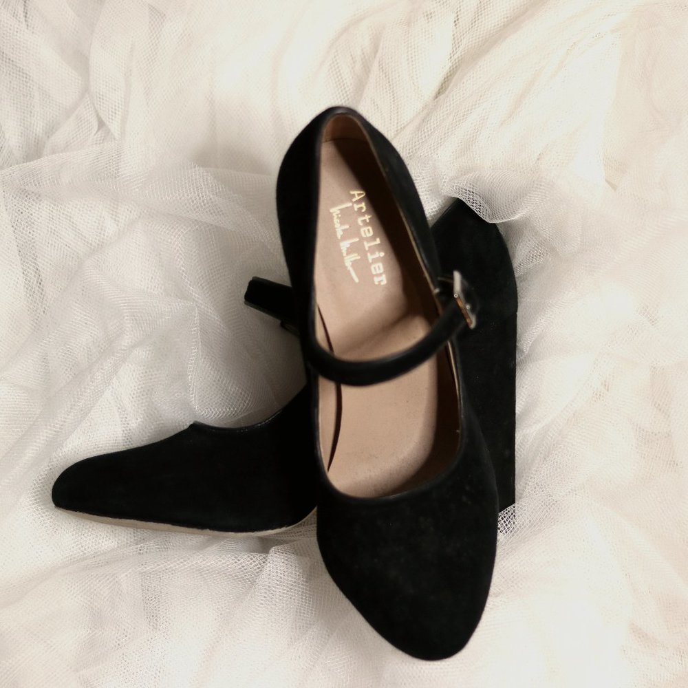 Nicole Miller Artelier Marion Mary Jane Heels